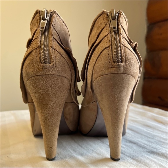 Steve Madden Cuddless Leather Suede Booties Taupe Tan Size 7.5 - Picture 5 of 9